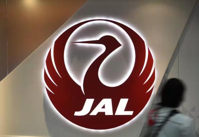 日航一波音738客机飞行中发生故障 在关西机场紧急降落